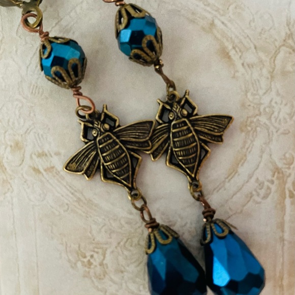SOLD Art Nouveau Style Brass Bumble Bee Earrings Blue AB Faceted VTG Glass Beads - Picture 8 of 8